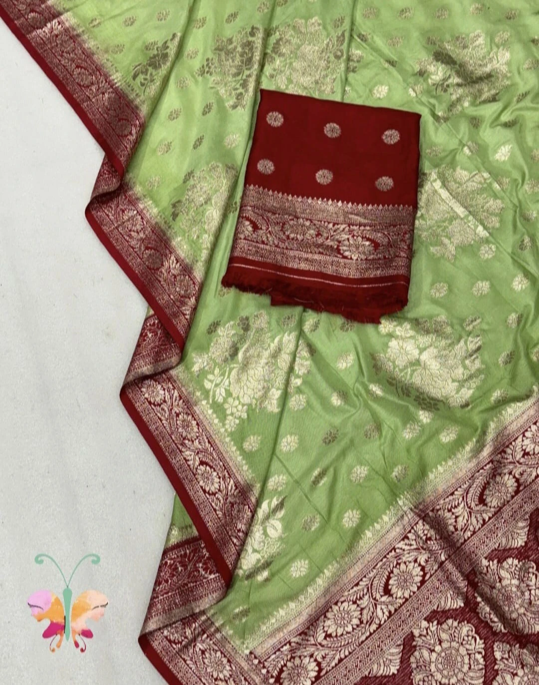 Dola Silk Saree with contrast blouse piece
